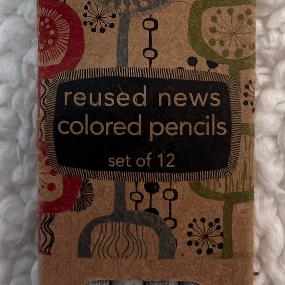 Intl Arrivals/OOLY Reused News Colored Pencil set of 12 - Picture 5 of 5
